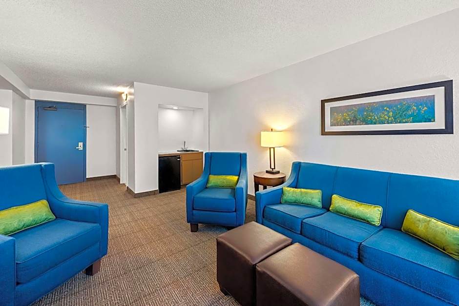 Comfort Inn & Suites Omaha Central