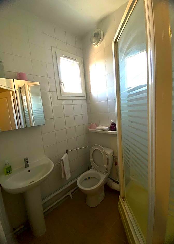 Hôtel & Restaurant ISVARA