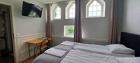 Double or Twin Room with Private Bathroom