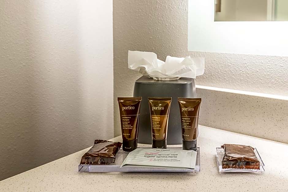 Hawthorn Extended Stay by Wyndham Loveland