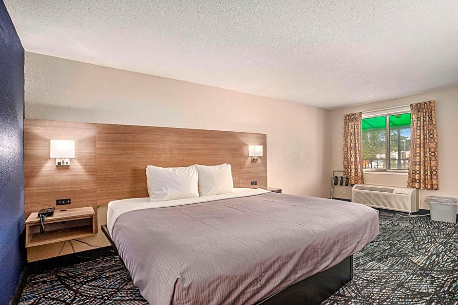 Rodeway Inn Grand Haven