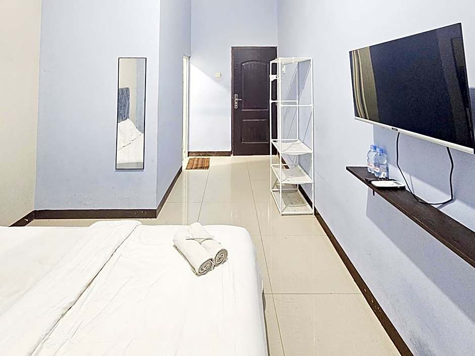 Homestay Sido Joyo near Sunrise Mall Mitra RedDoorz