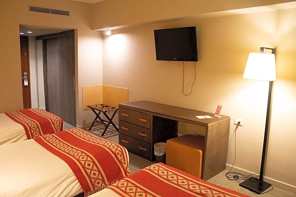 Hotel Almacruz and Convention Center