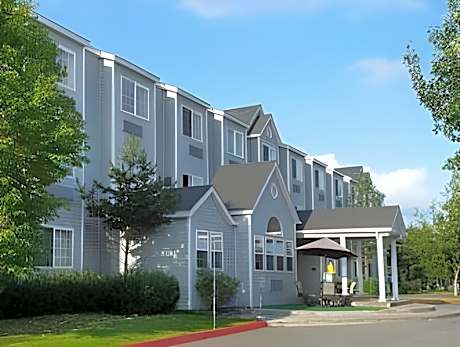 Baymont Inn & Suites by Wyndham Anchorage Airport