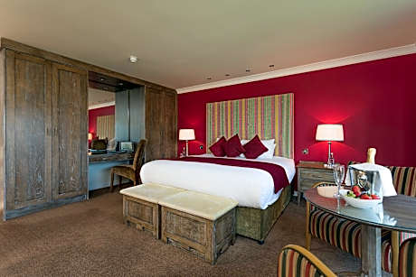Junior Double Room (1 King Bed)