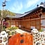 Happiness Full Hanok Guesthouse Jeonju