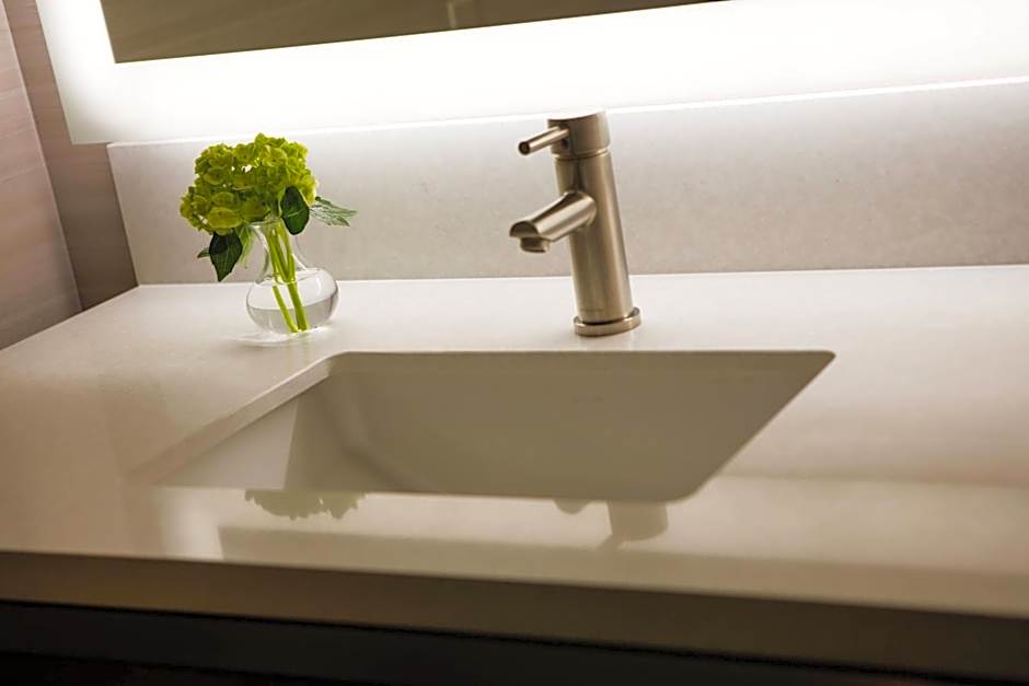 Renaissance by Marriott Waterford Oklahoma City Hotel