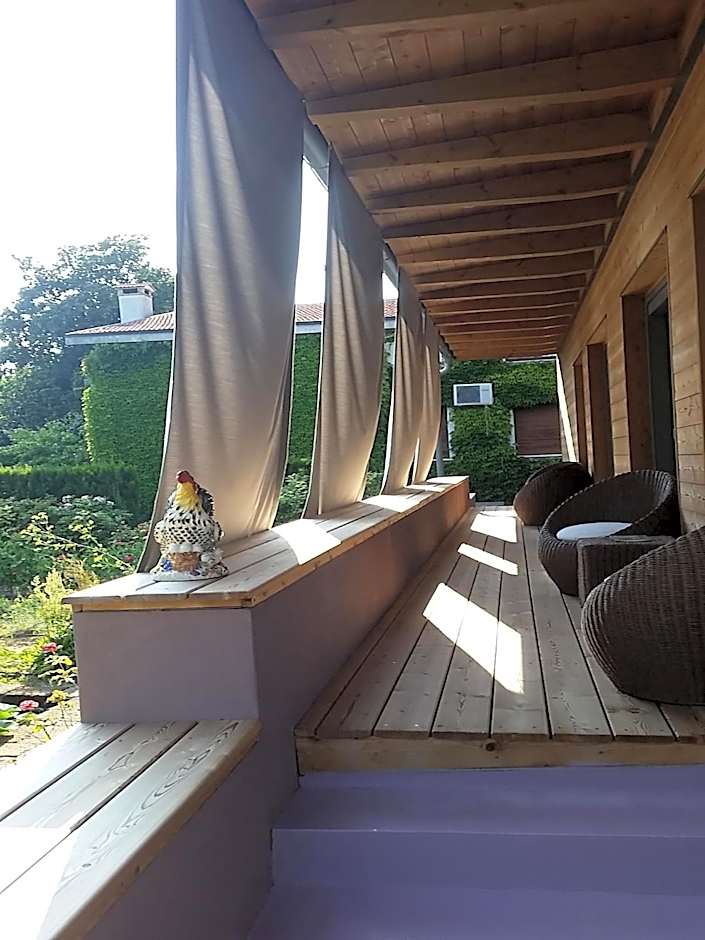Photo 1 of 4 of Terrace