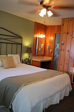 King Room with Kitchen