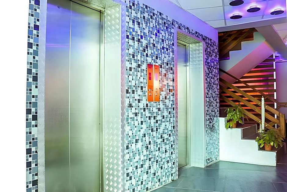 RedDoorz Plus near UV Mandaue Cebu