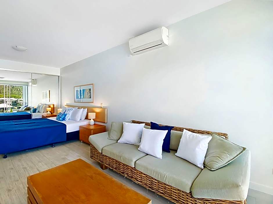 Blue on Blue Studio Room 1322