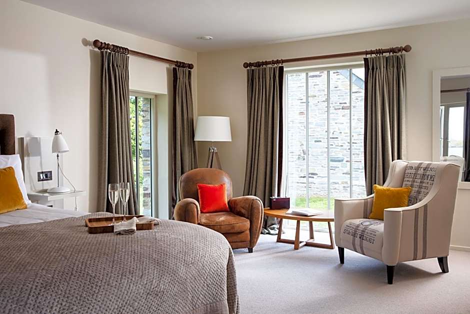 The Plume of Feathers