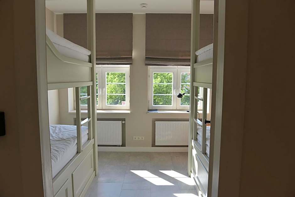 Five Point Hostel & Apartments