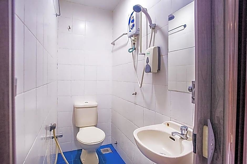 Super OYO 44097 Avatarr Hotel