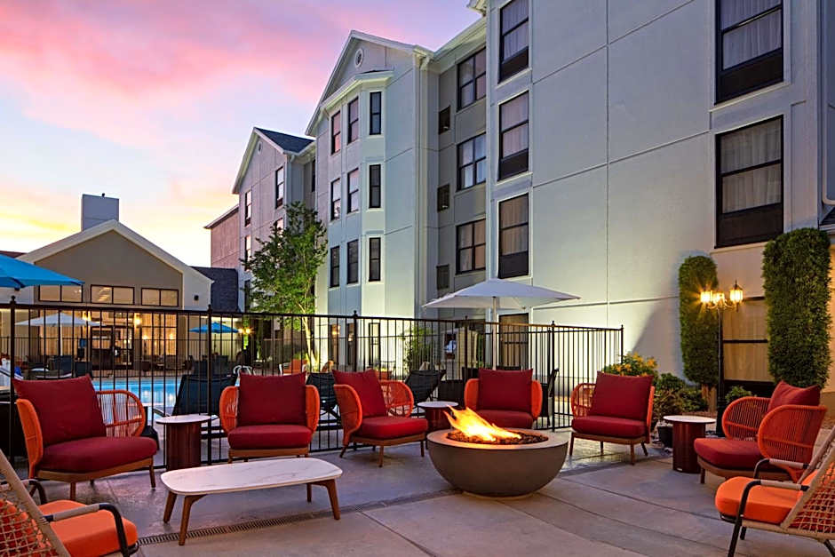 Hampton Inn By Hilton And Suites El Paso-Airport