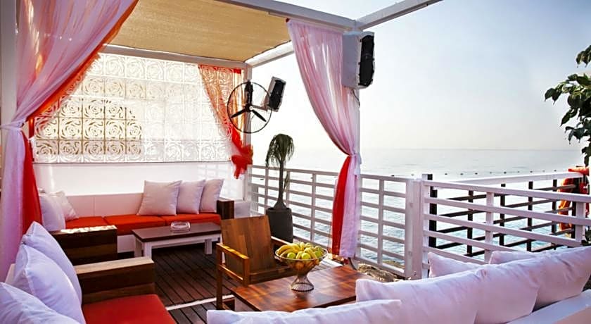 Rixos Sungate Hotel
