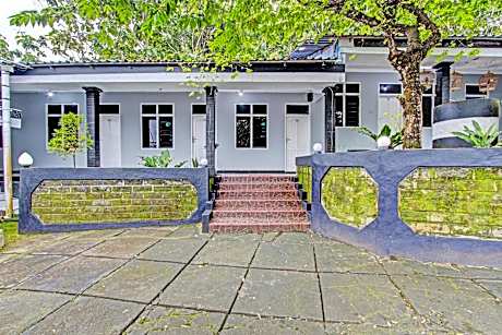 OYO 92287 Hotel Aji Mantoro