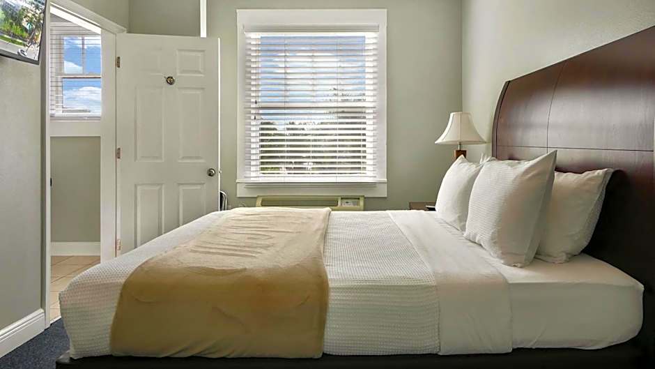 Crystal Bay Historic Hotel