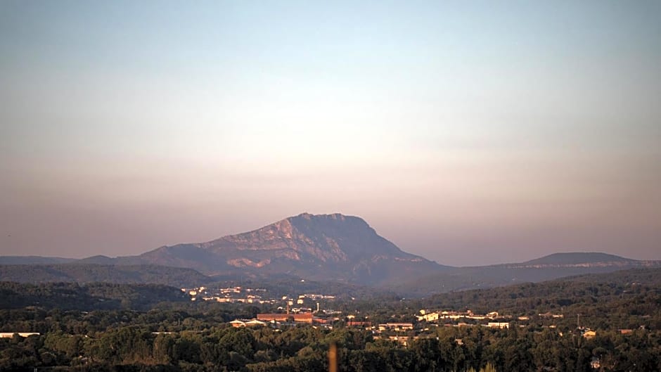 thecamp hôtel Eco Lodge- Aix en Provence