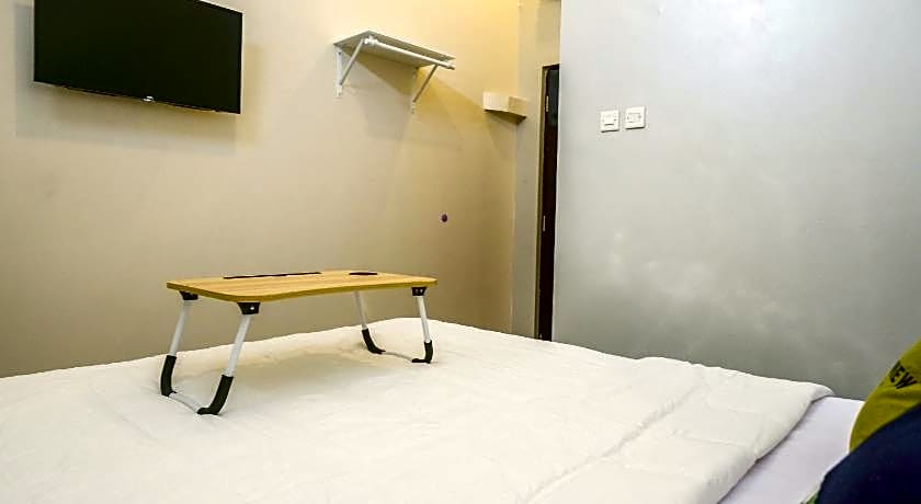 Urbanview Hotel near Alun Alun Tegal