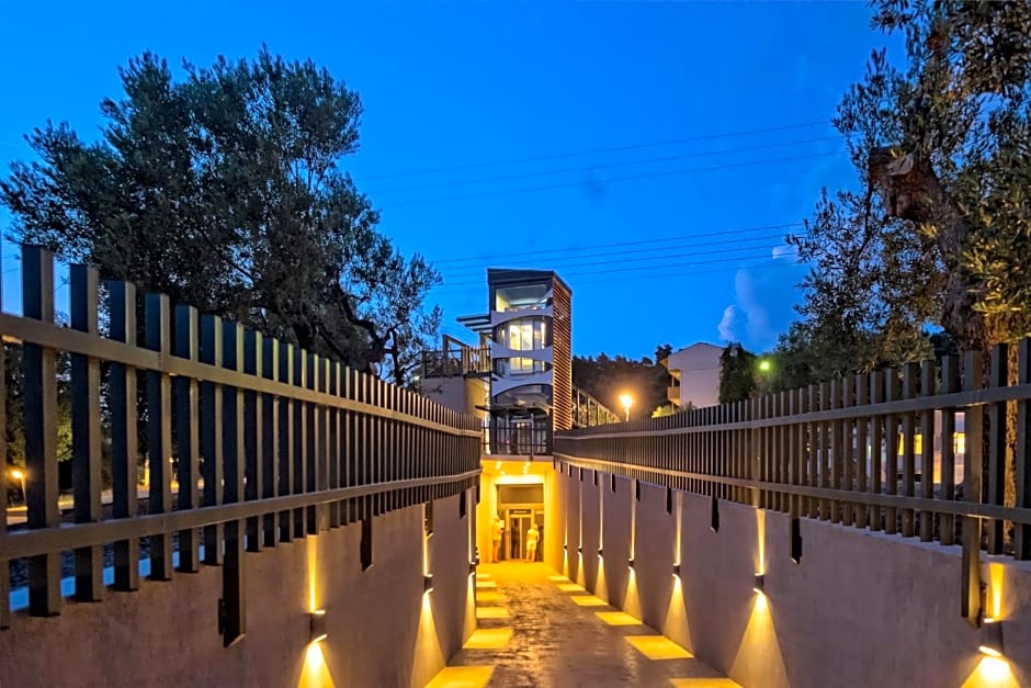 Lagomandra Hotel and Spa