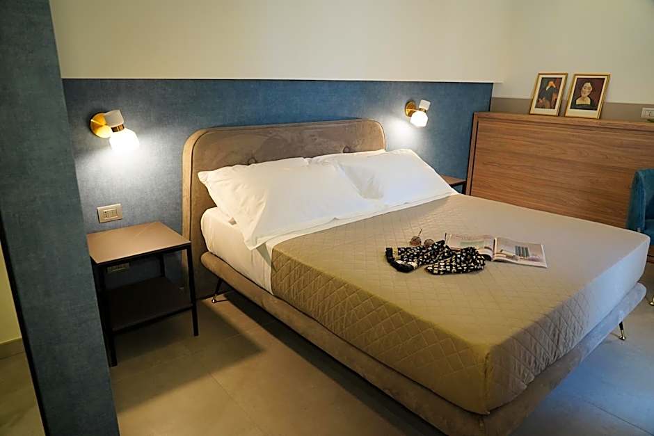 11 Catalani Rooms
