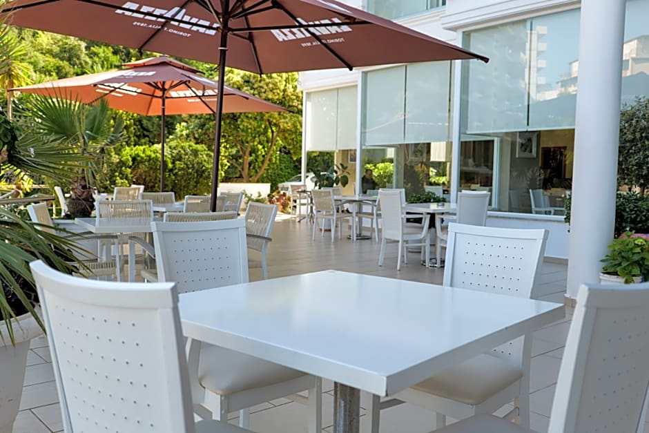 Hotel Oasis