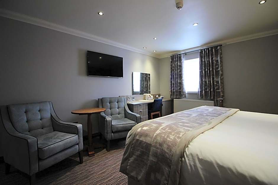 Best Western Plus Pastures Hotel