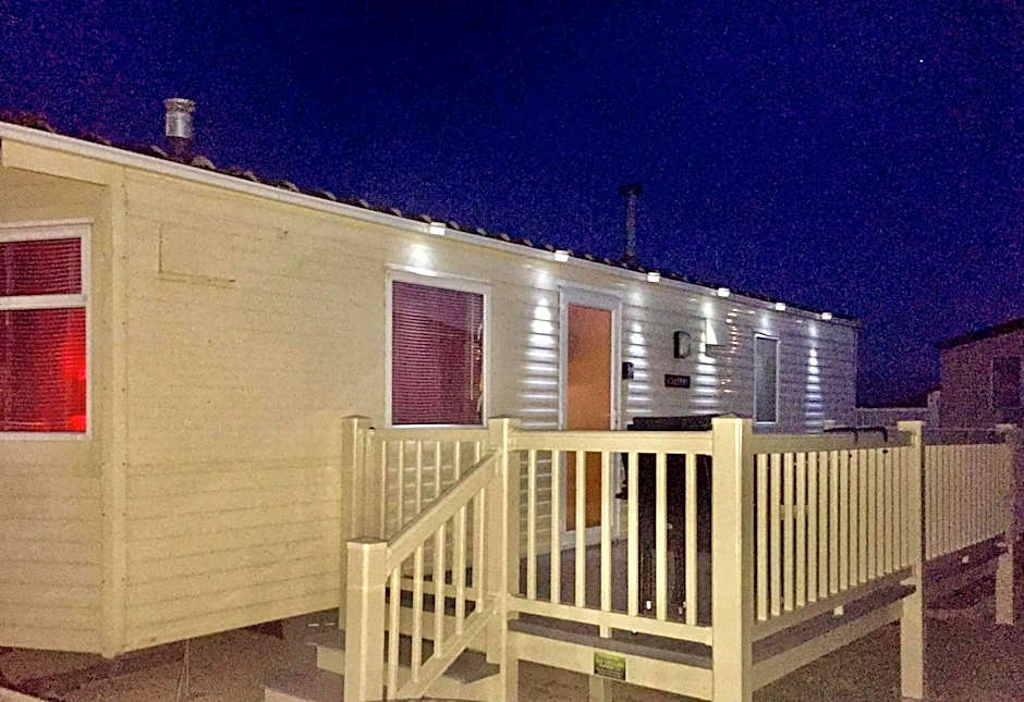 Calypso Hot Tub Breaks Tattershall Lakes Pet Friendly