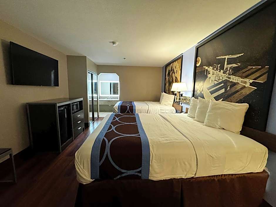 Super 8 by Wyndham Houston/NASA/Webster Area