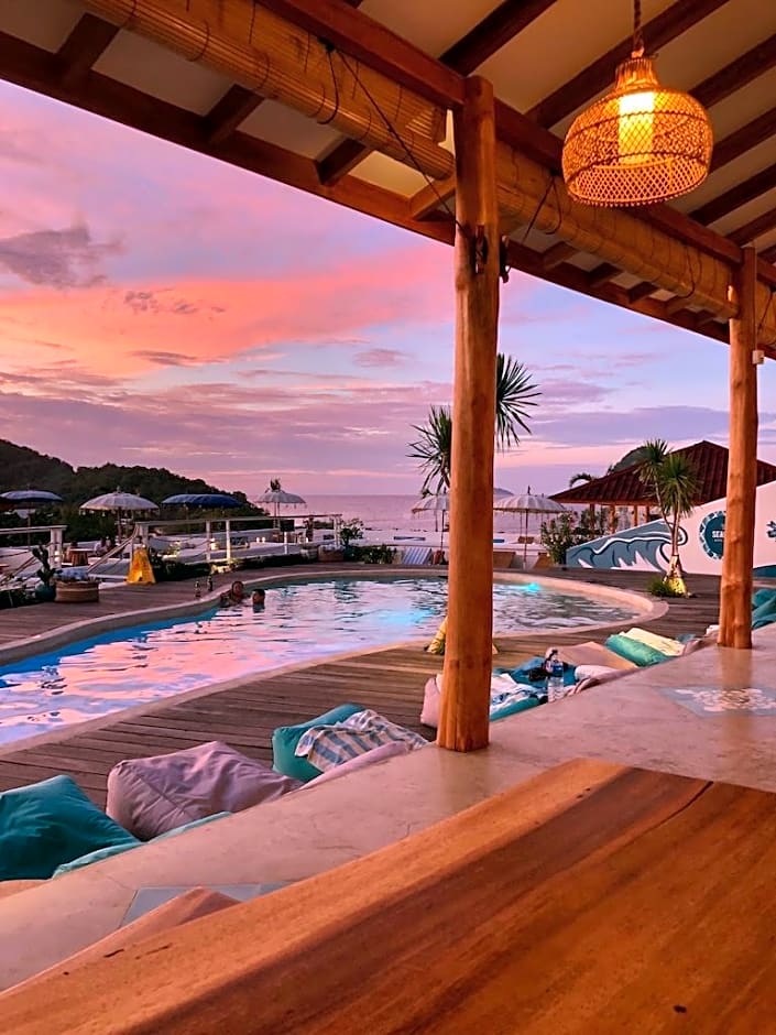 Seaesta Komodo Hostel & Hotel