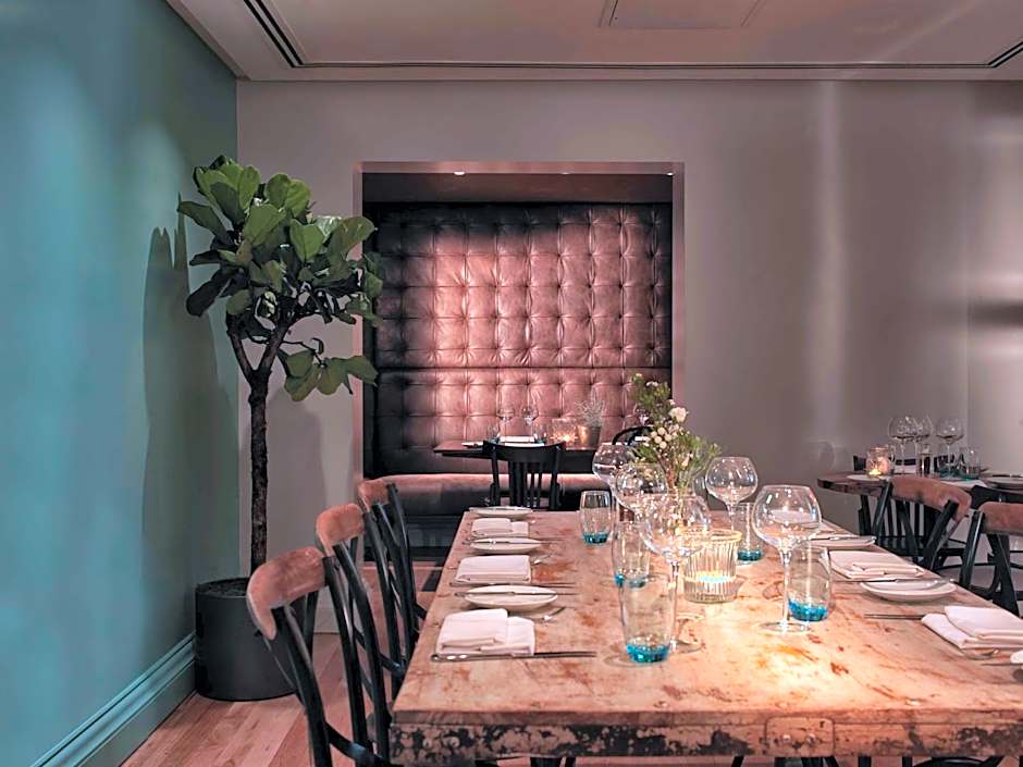 Radisson Blu Hotel, London South Kensington (formerly Vanderbilt)