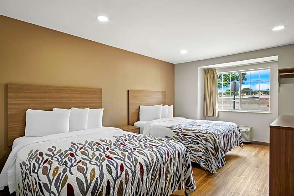 Red Roof Inn & Suites Euless - DFW Airport Southwest