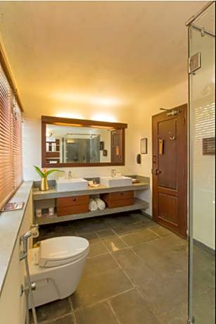 Lake Front Villa with Private Pool