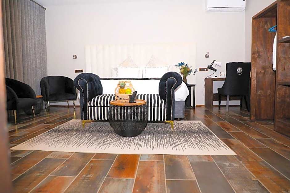 TshiBerry Bed & Breakfast