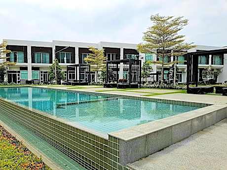 The Midst@ Royal hills Nakornayok