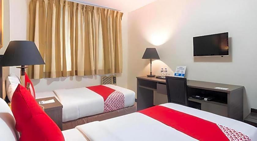 OYO 187 The Maxwell Hotel