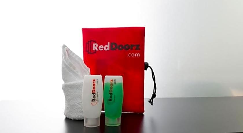 RedDoorz @ Gatot Subroto Street Bandung 3