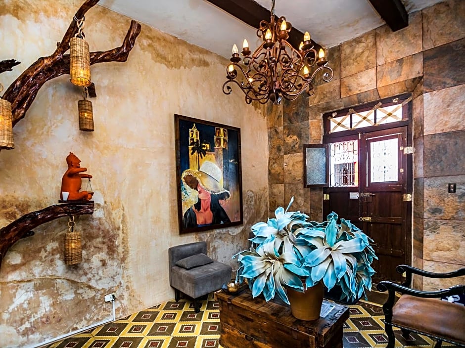 Casa Aluxes Hotel