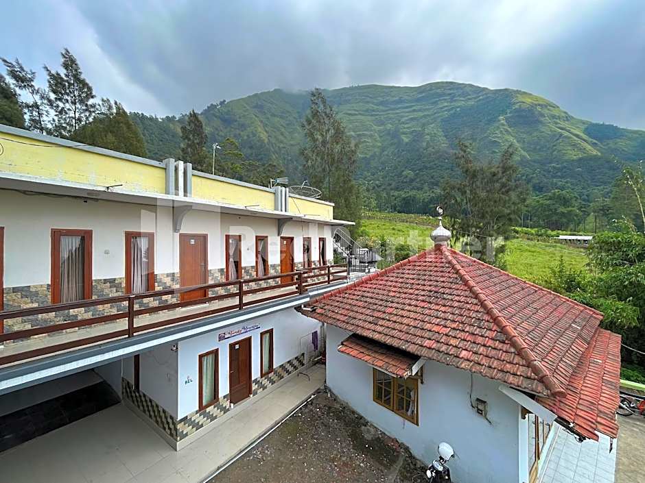 Family Homestay Syariah Bromo Mitra RedDoorz