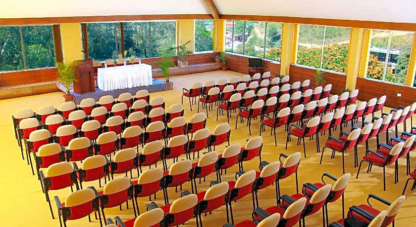 Hotel Grand Plaza Munnar