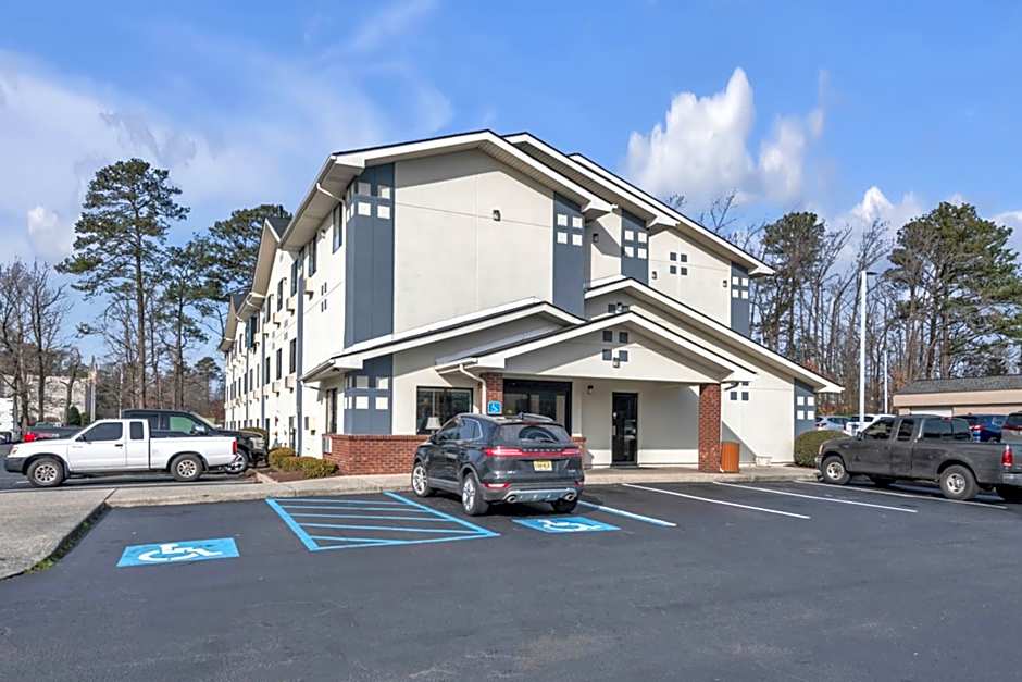 City Center Inn by OYO I-64 Newport News