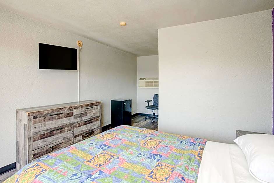 Hotel O Miami Inn & Suites Chicago Midway Airport