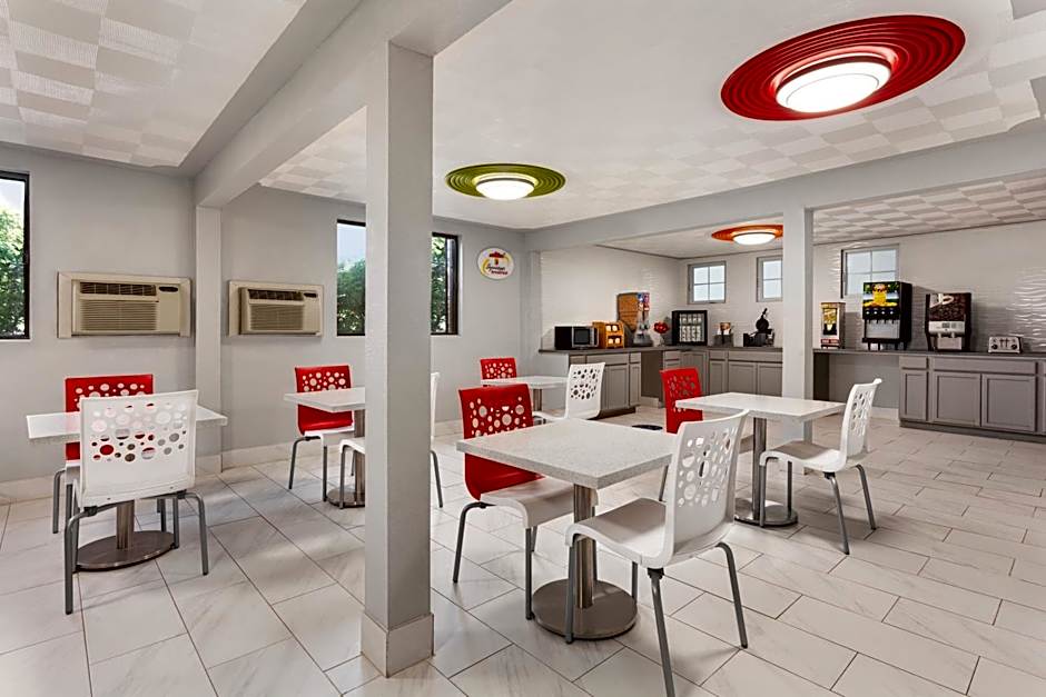 Super 8 by Wyndham Lenexa Overland Park Area