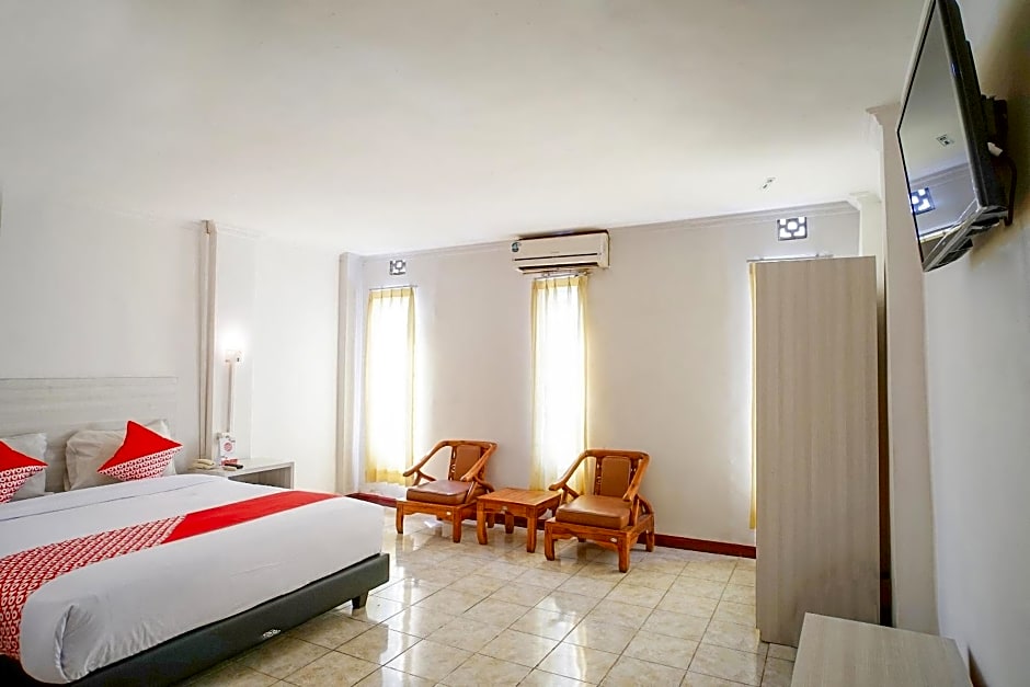 Collection O 2885 Hemra Hotel