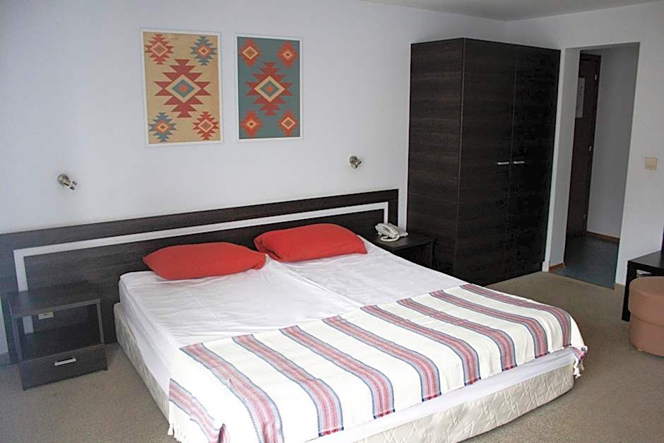 Meteor Family Hotel