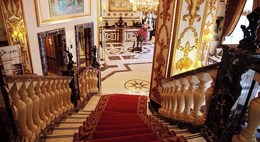 Golden Tulip Serenada Hamra Hotel