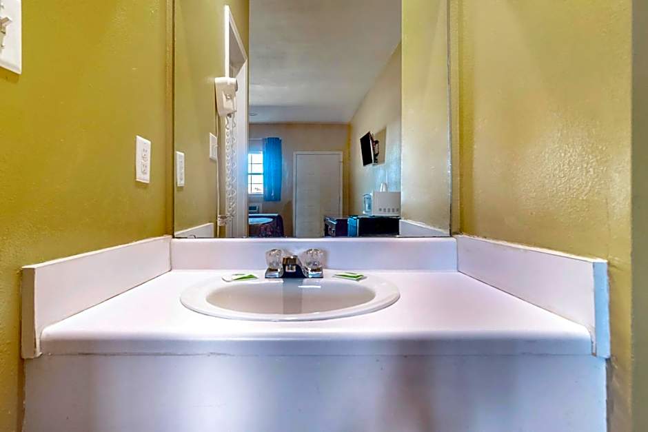 OYO Hotel Ruleville Route 49W