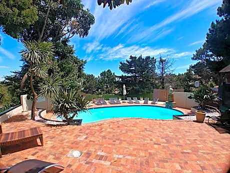 Winelands Villa Guesthouse and Cottages