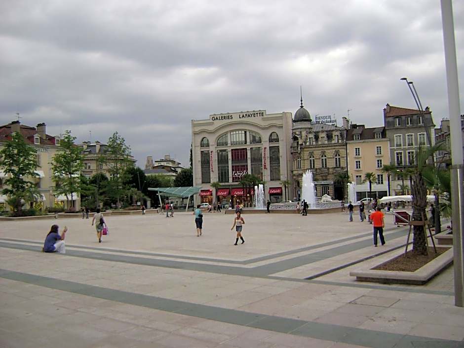 Hotel Adour